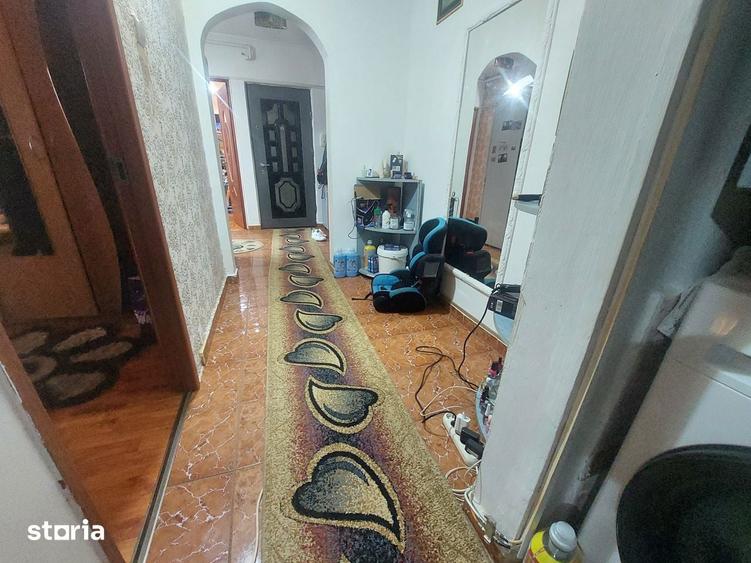 Apartament cu 3 camere decomandat în Sud