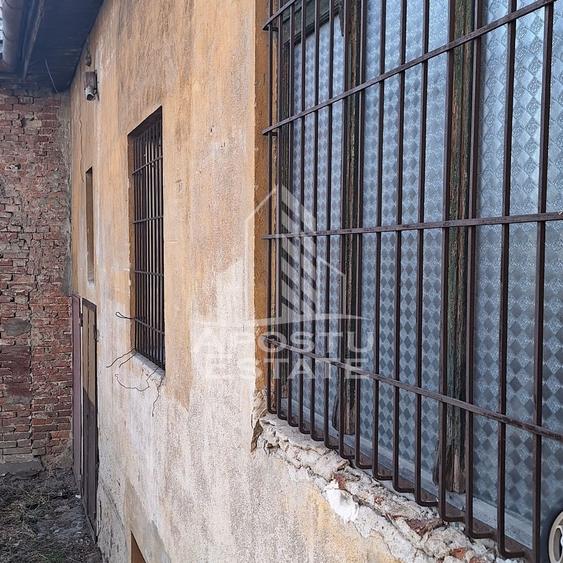 Casă individuală cu 5 camere cu Canalizare în Dorobanților