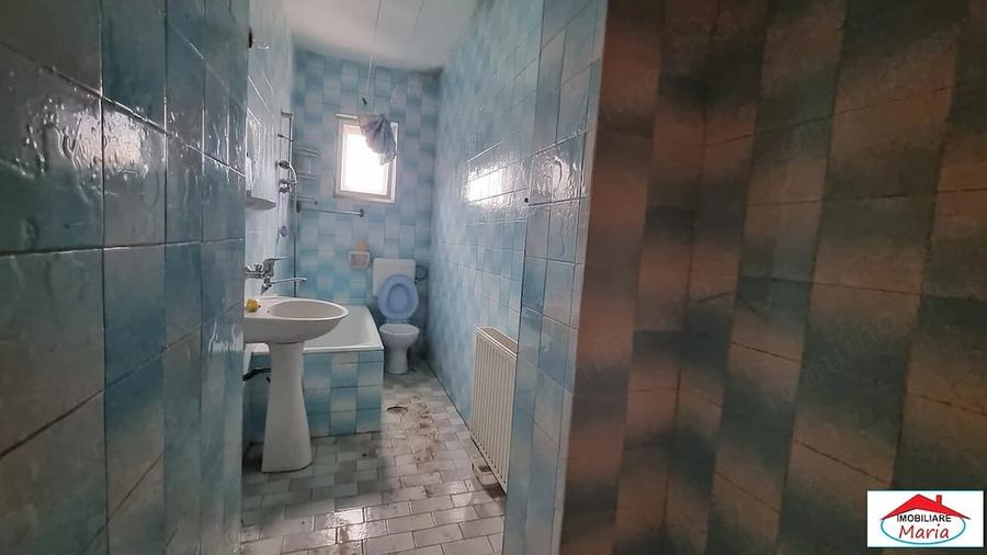 Casă cu 3 camere în Titulescu