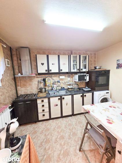 Vila individuala 6 camere Zona Ghencea Metrou Raul Doamnei Comision 0% - 5