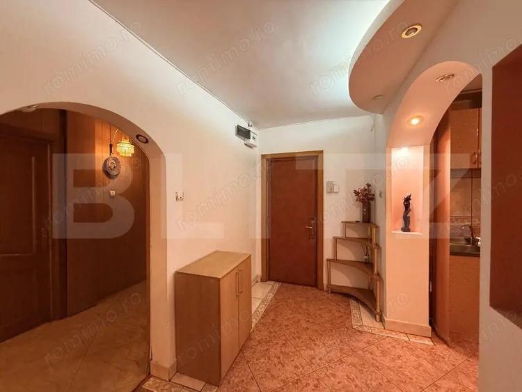 Apartament cu 4 camere decomandat, mobilat în Rovine