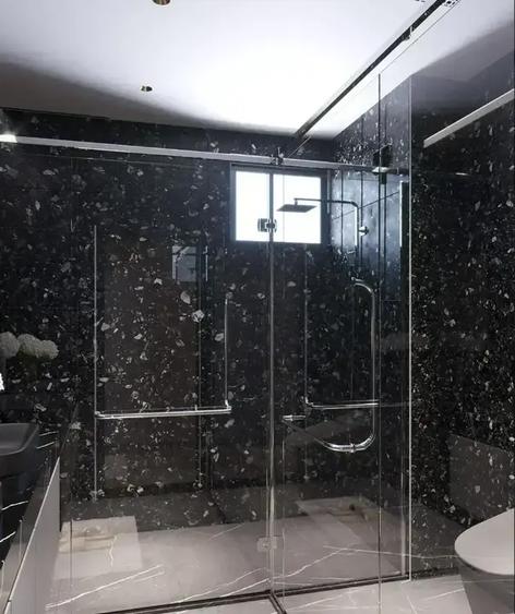 Apartament cu 4 camere decomandat în Titan