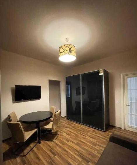 Unirii-Apartament cu 3 camere, imobil interbelic, centrală proprie, AC, mobilat - 2