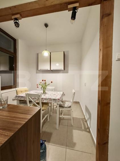 Apartament cu 3 camere semidecomandat, mobilat în P-ța Maria