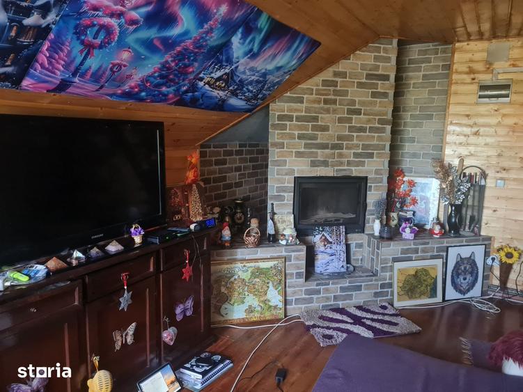 Casă cu 4 camere cu Teren 1800 Mp în Central