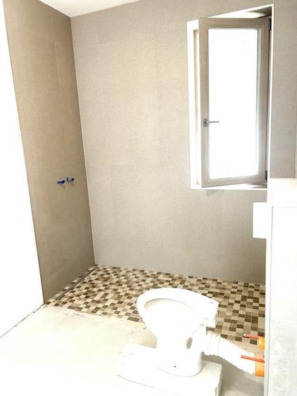 Casă cu 4 camere în Noua