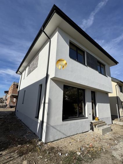 Casă individuală cu 4 camere cu Teren 242 Mp în Otopeni