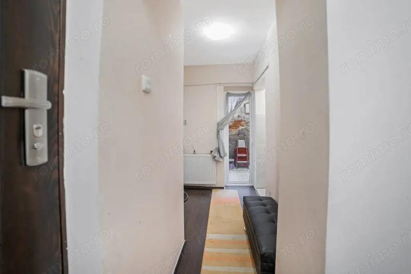 Apartament cu 4 camere decomandat, mobilat în Calea Victoriei