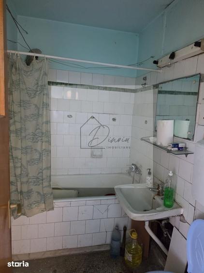 Apartament cu 3 camere semidecomandat în Titan