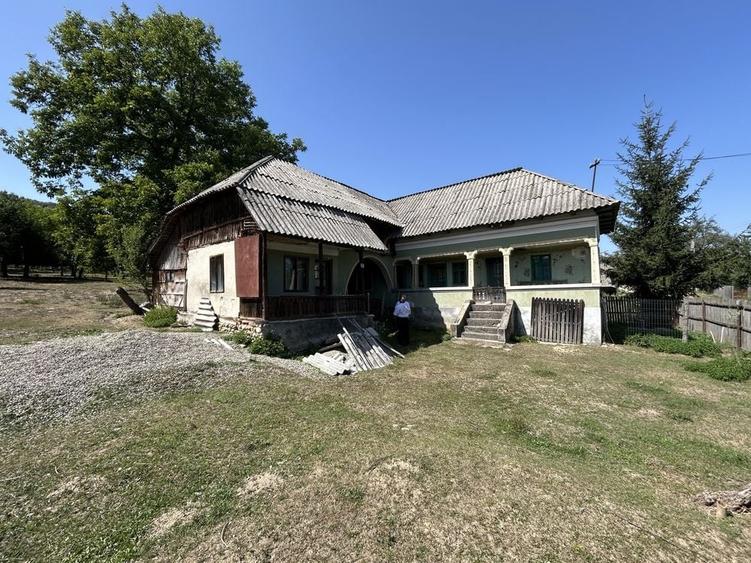 Casă cu 4 camere în Radu Negru
