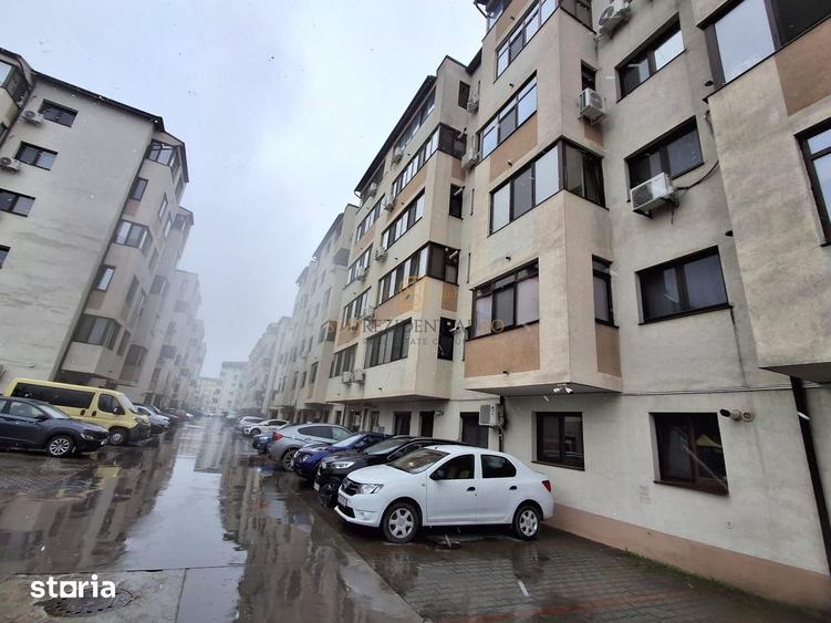 Apartament cu 3 camere decomandat în Metalurgiei