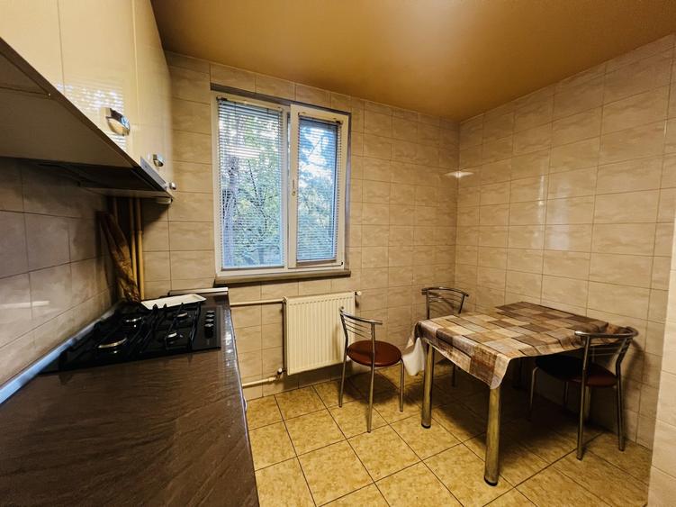 Apartament cu 3 camere decomandat, mobilat în Drumul Taberei