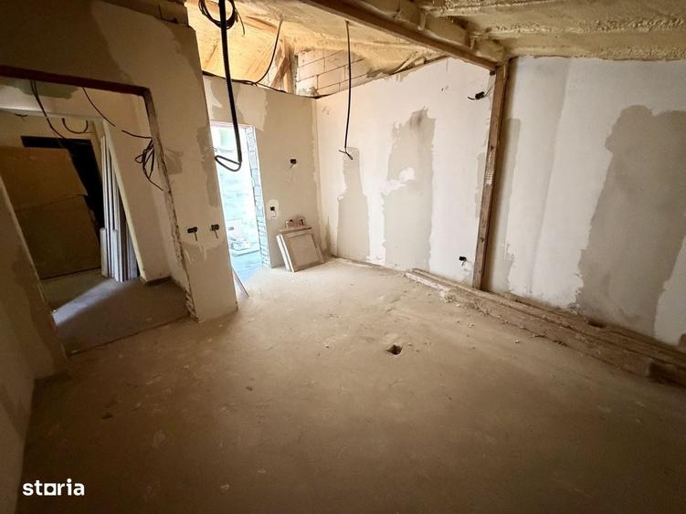 Casă cu 4 camere în Vitan