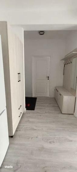 Apartament cu 2 camere decomandat, mobilat în Central