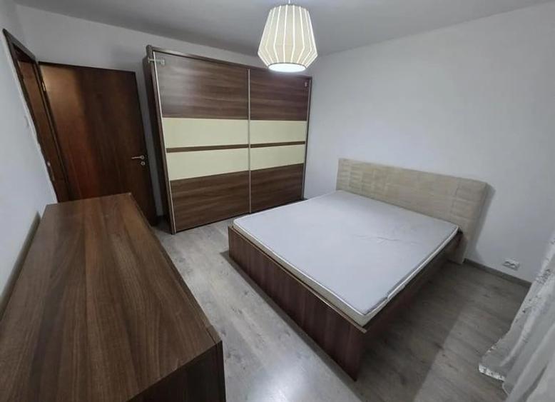 Apartament cu 3 camere decomandat în Brâncoveanu