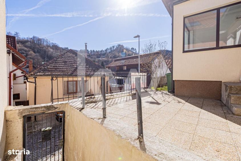 Casă cu 2 camere cu Canalizare în Schei
