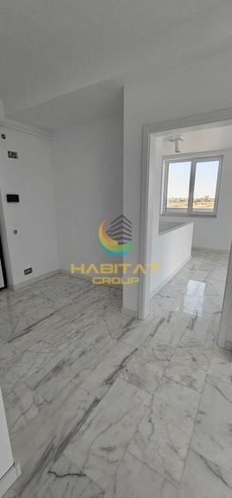 Penthouse cu 4 camere decomandat în Metalurgiei
