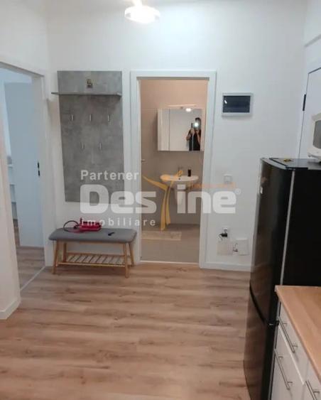 Apartament cu 2 camere semidecomandat în Tractorul