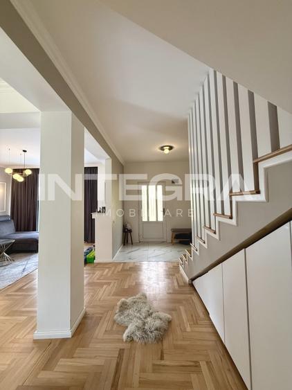 Duplex cu 4 camere cu Canalizare în Florești