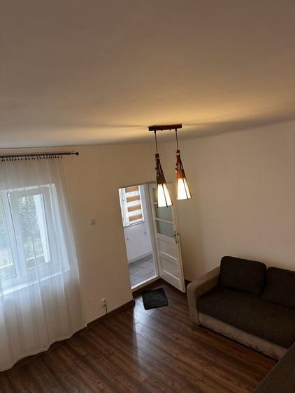 Casă cu 3 camere cu Teren 200 Mp în Central