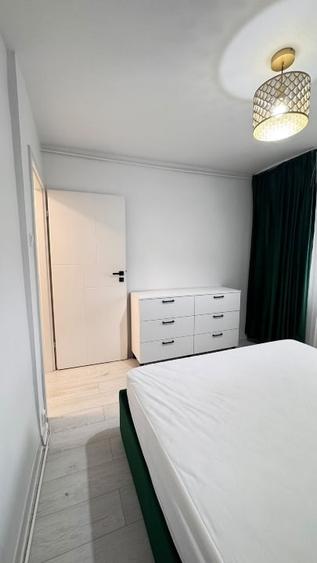 Apartament cu 3 camere semidecomandat, mobilat în Pantelimon