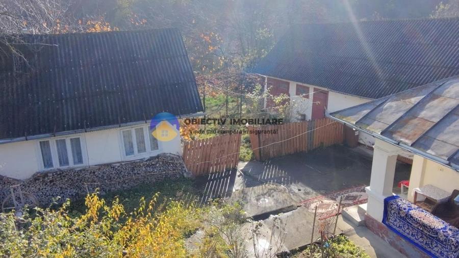 Casă cu 3 camere cu Teren 5062 Mp în Central