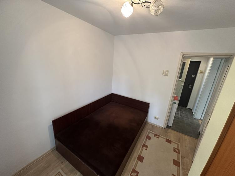 Apartament cu 2 camere semidecomandat, mobilat în Berceni