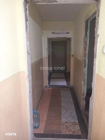 Vand apartament cu 3 camere