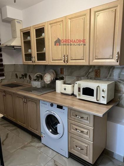 Apartament cu 3 camere decomandat, mobilat în Centrul Istoric