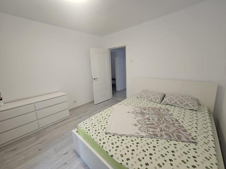Apartament cu 3 camere decomandat în Iancului