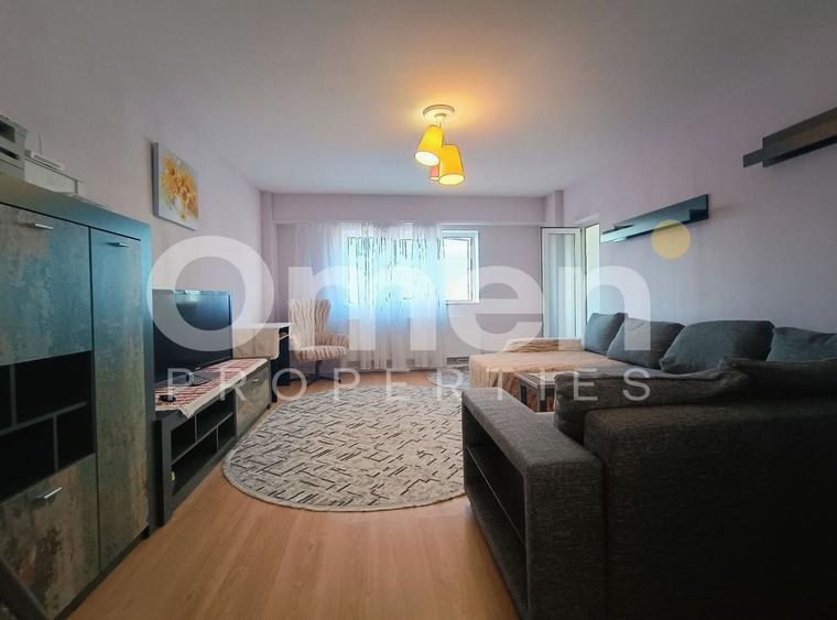 Apartament cu 3 camere decomandat, mobilat în Central