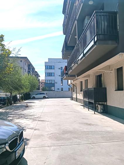 Apartament cu 2 camere semidecomandat în Fundeni