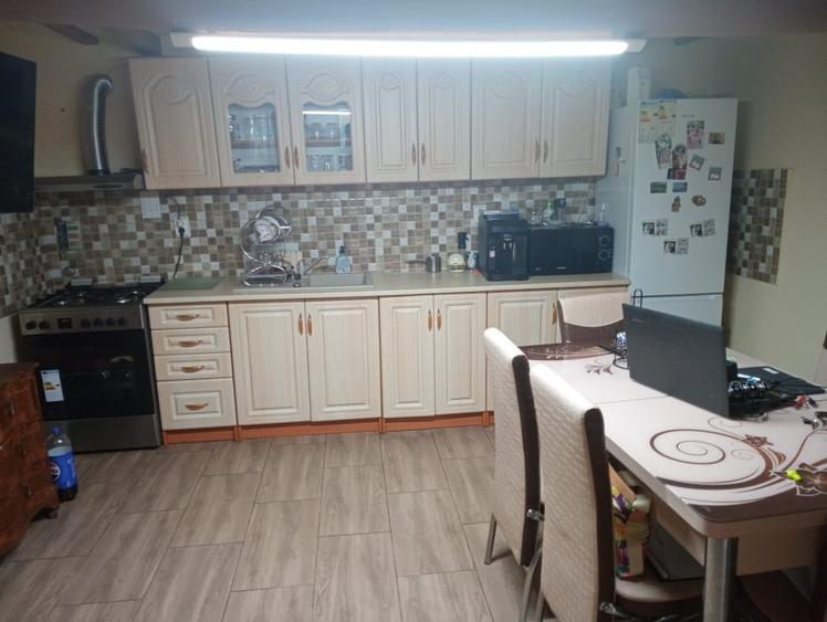 Casă individuală cu 3 camere cu Garaj în Nădlac