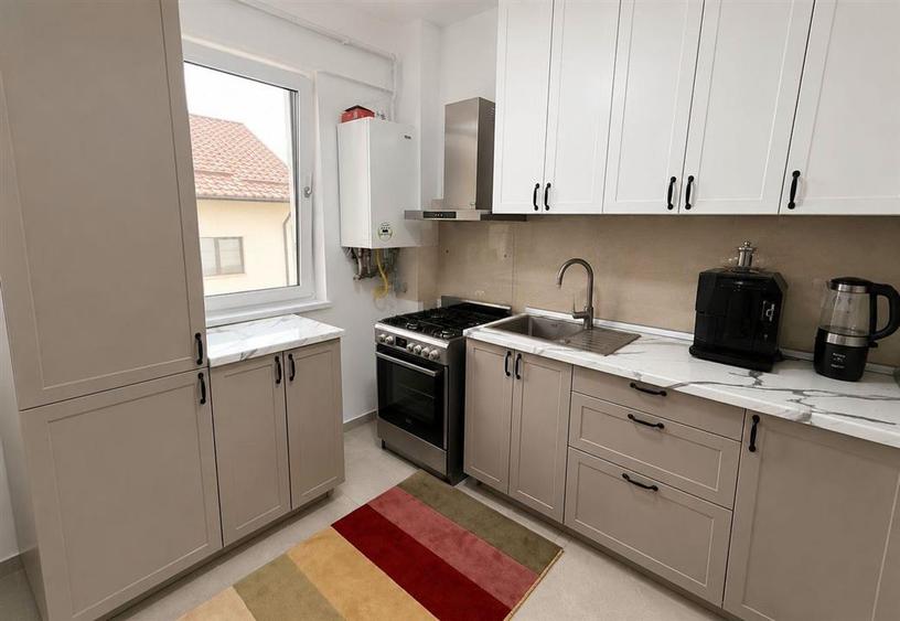 Apartament cu 3 camere decomandat în Cug