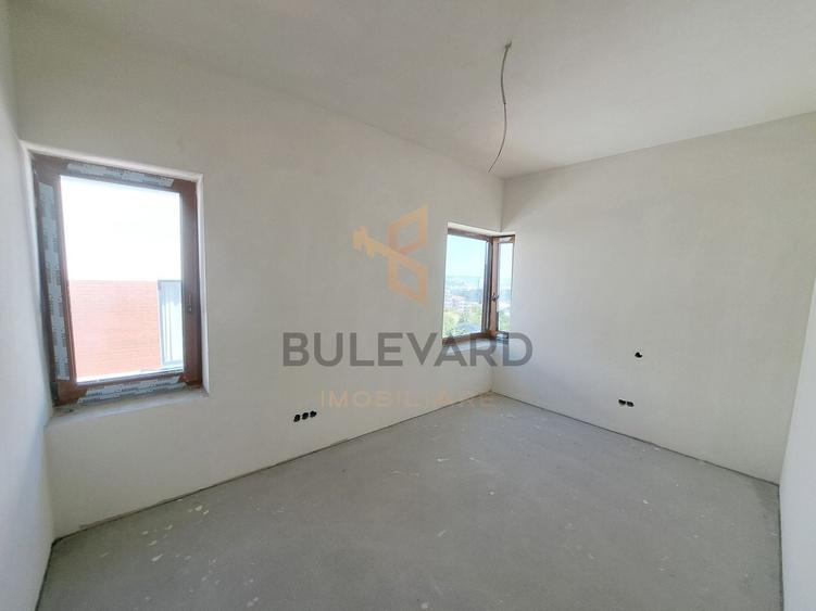 Duplex cu 4 camere cu Canalizare în Florești
