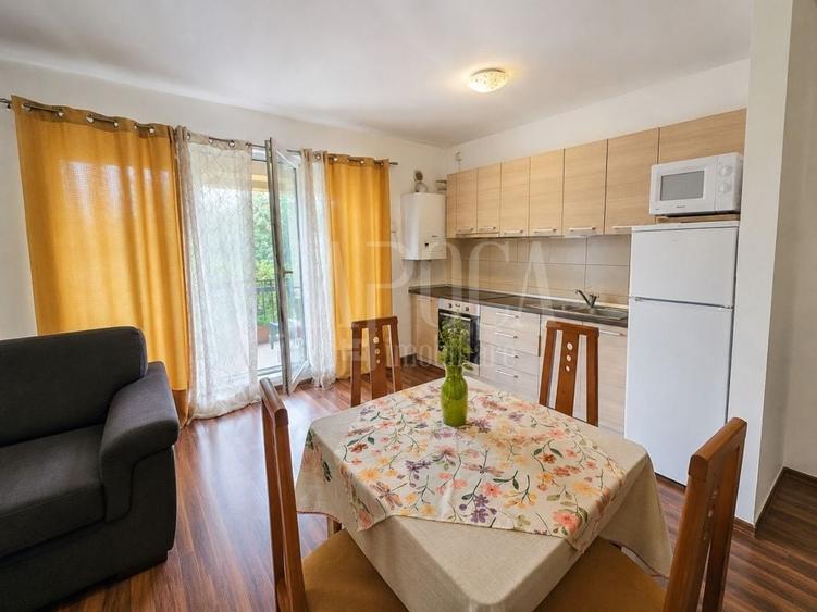Apartament cu 3 camere decomandat în Florești