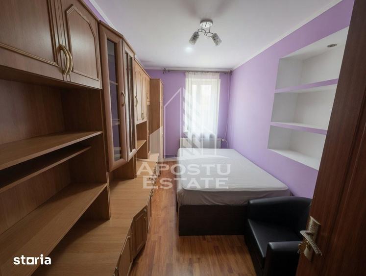 Casă cu 5 camere cu Teren 719 Mp în Periam