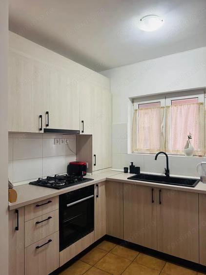 Apartament cu 2 camere decomandat în Subcetate