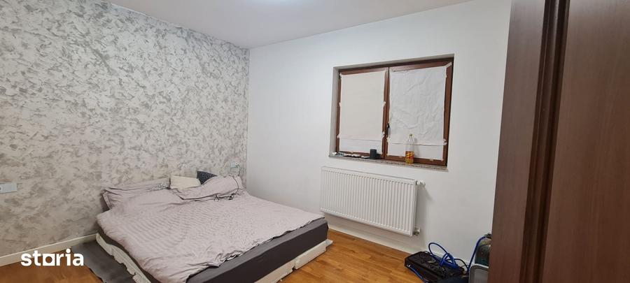Casă cu 5 camere cu Teren 295 Mp în Central