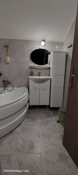 Casă individuală cu 5 camere cu Teren 688 Mp în Săcălaz