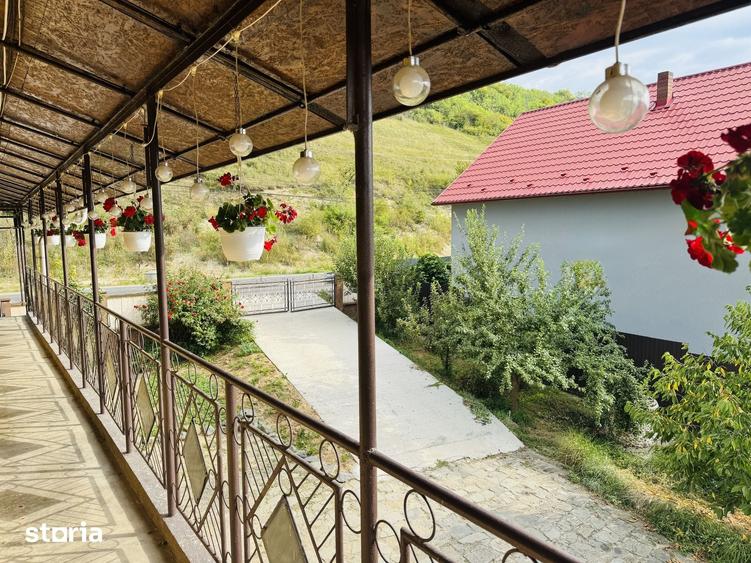 Casă cu 6 camere cu Teren 1000 Mp în Central