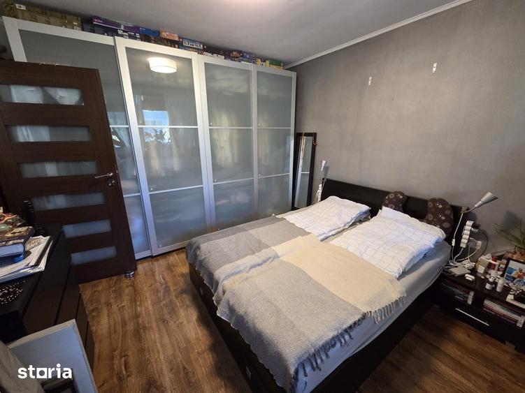Apartament cu 4 camere decomandat în Drumul Taberei