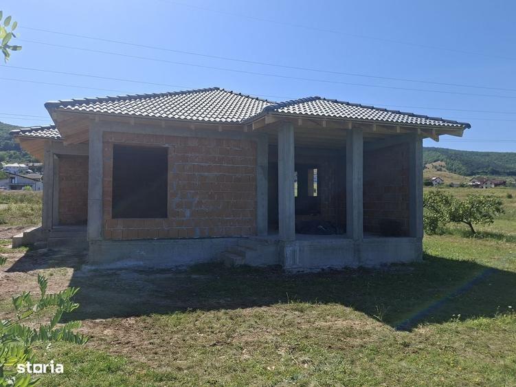 Casă cu 4 camere în Micești