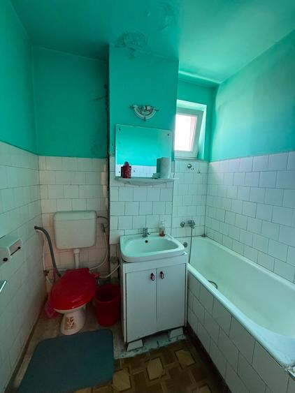 Apartament cu 65 camere în Girocului