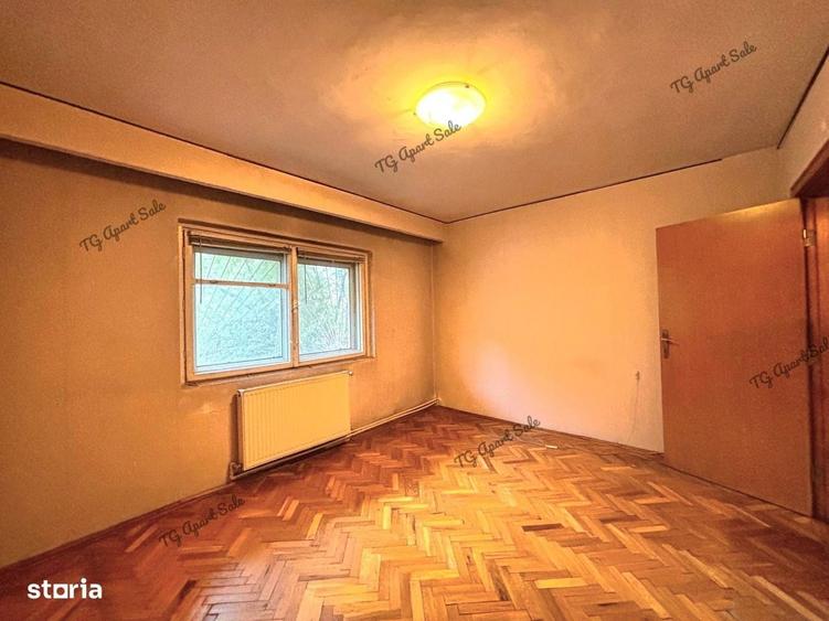 Apartament cu 3 camere decomandat în Vitan