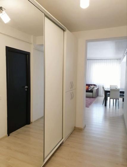 Apartament cu 3 camere semidecomandat în Valea Lupului