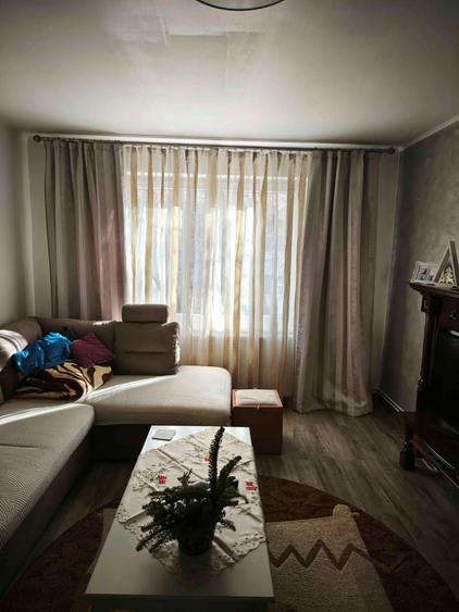 Apartament cu 3 camere decomandat în Tudor — fotografia 3