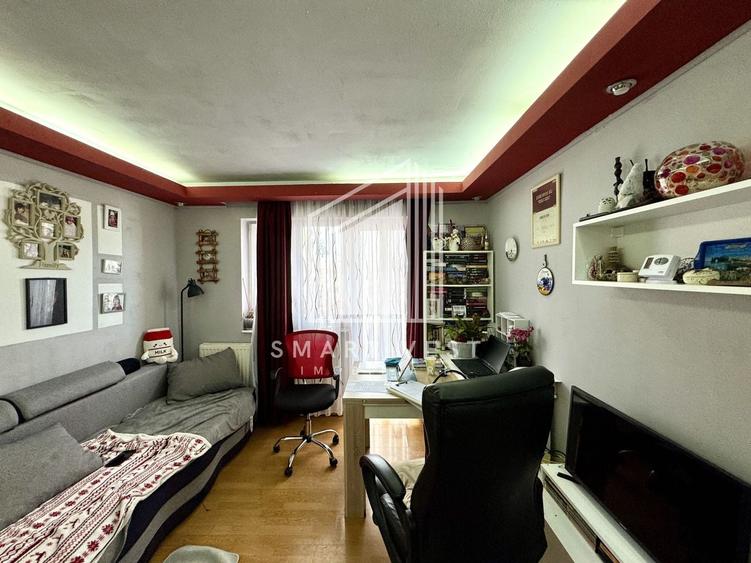 Apartament cu 3 camere semidecomandat în Botizului
