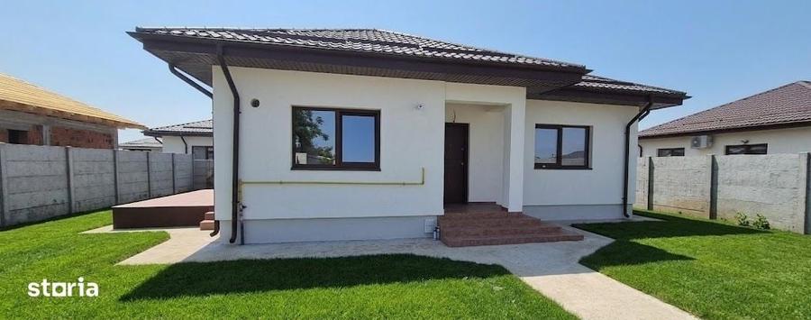 Casă cu 4 camere cu Teren 400 Mp în Clinceni