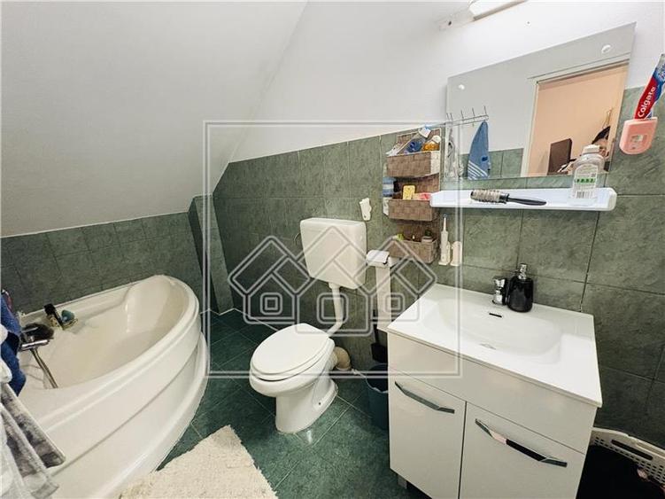 Apartament cu 3 camere decomandat în Terezian